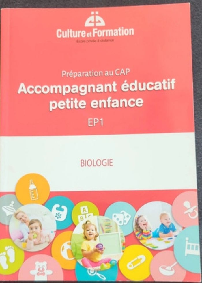 Livre CAP PETITE ENFANCE