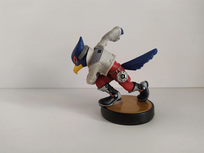 Figurine Amiibo Falco starfox No.52 super smash bros. collection Nintendo Wii/Wii U/3DS NVL-001 - photo numéro 3