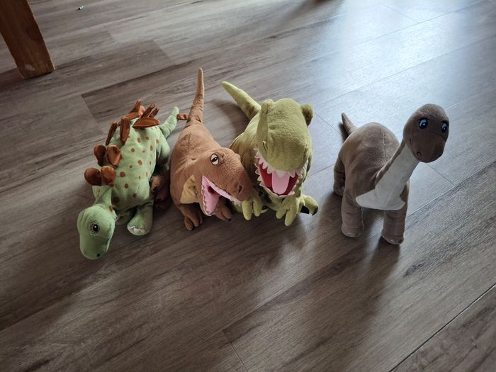 Lot peluche dinosaure