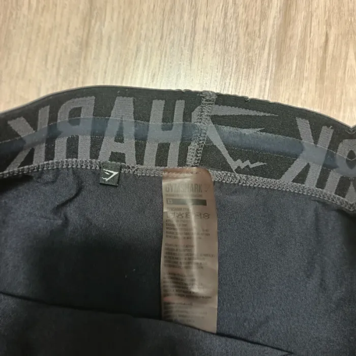 Short gymshark femme XS noir - photo numéro 3