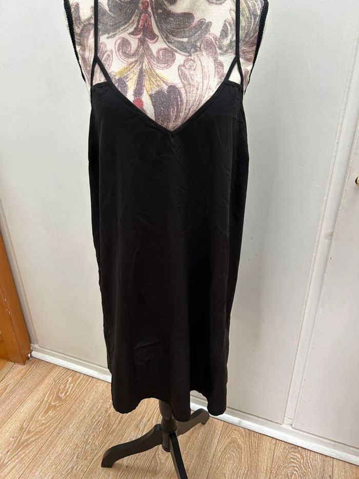Nuisette noir brodée undiz taille L sous vêtement nuit