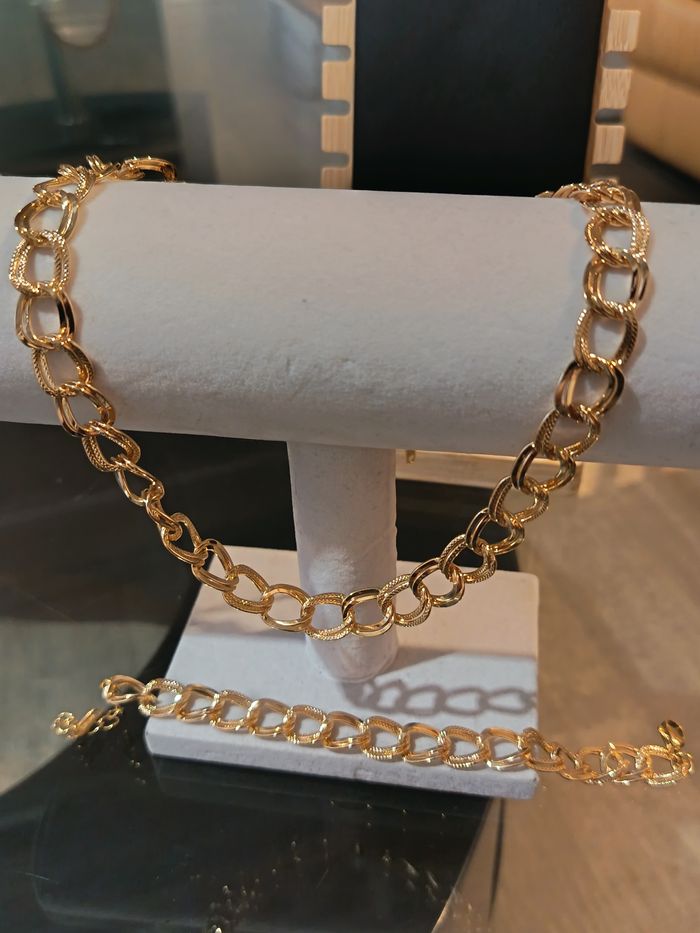 Parrure bijoux en acier inoxydable.