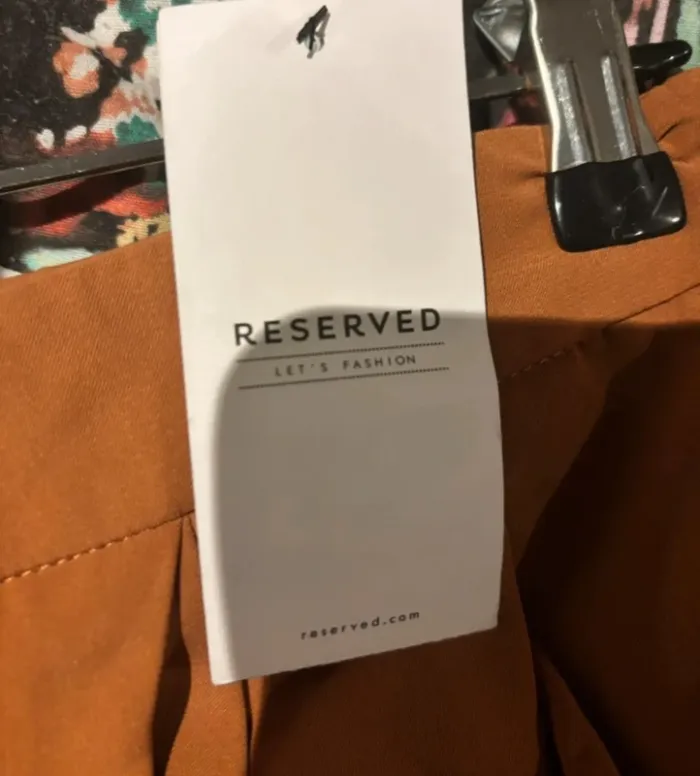 Pantalon carotte camel Reserved T38 neuf - photo numéro 9
