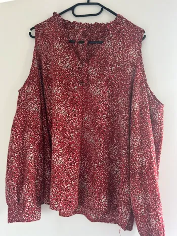 Blouse épaules ajourées taille L neuve
