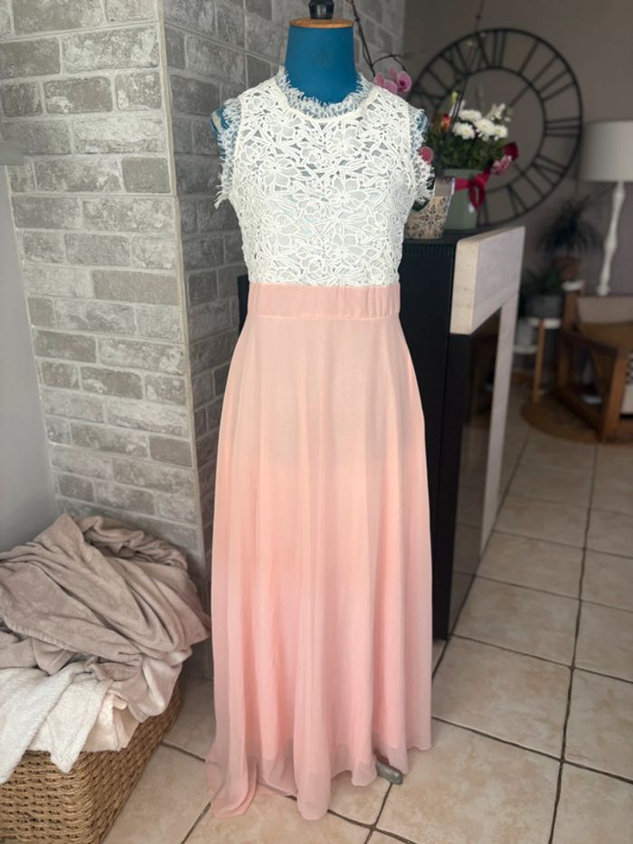 Robe longue - dentelle - blanche/rose pale - taille 38/M - neuve jamais portée