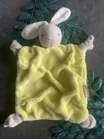 Doudou lapin plat Kaloo néon jaune 