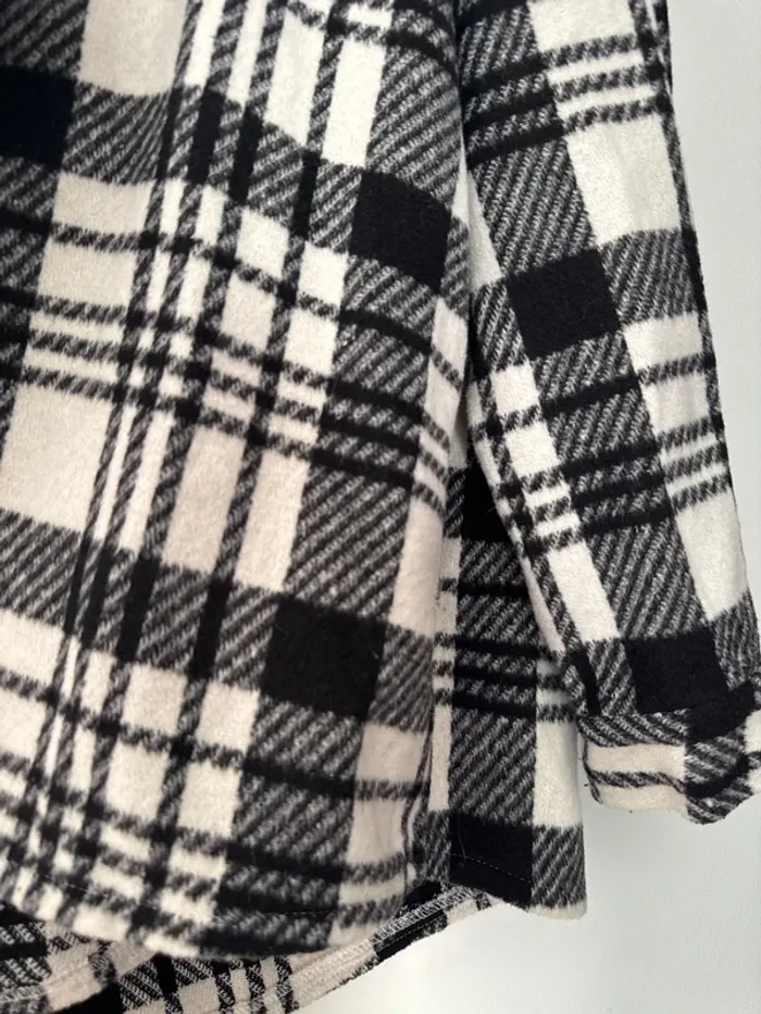 Veste à carreaux pied de poule type sur chemise - photo numéro 7