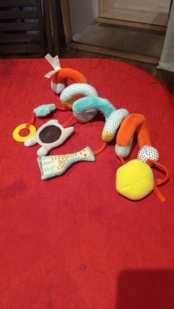 Jeux d'éveil bébé à accrocher