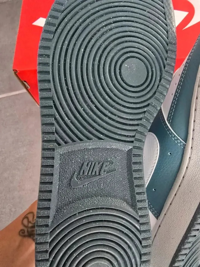 Basket nike Dunk turquoise et blanche - photo numéro 7