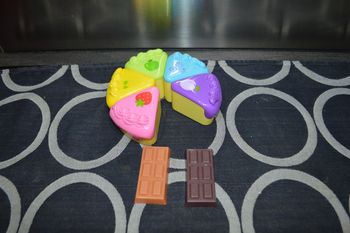 Lot dinette Part de gâteaux chocolat