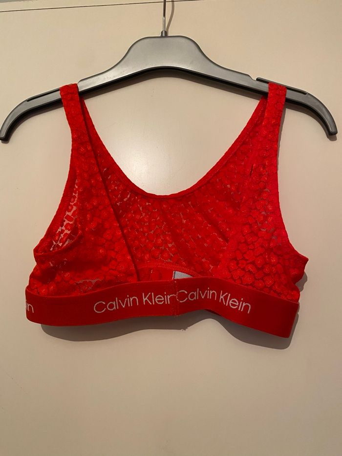 Brassière Rouge Calvin Klein taille xs neuf - photo numéro 2