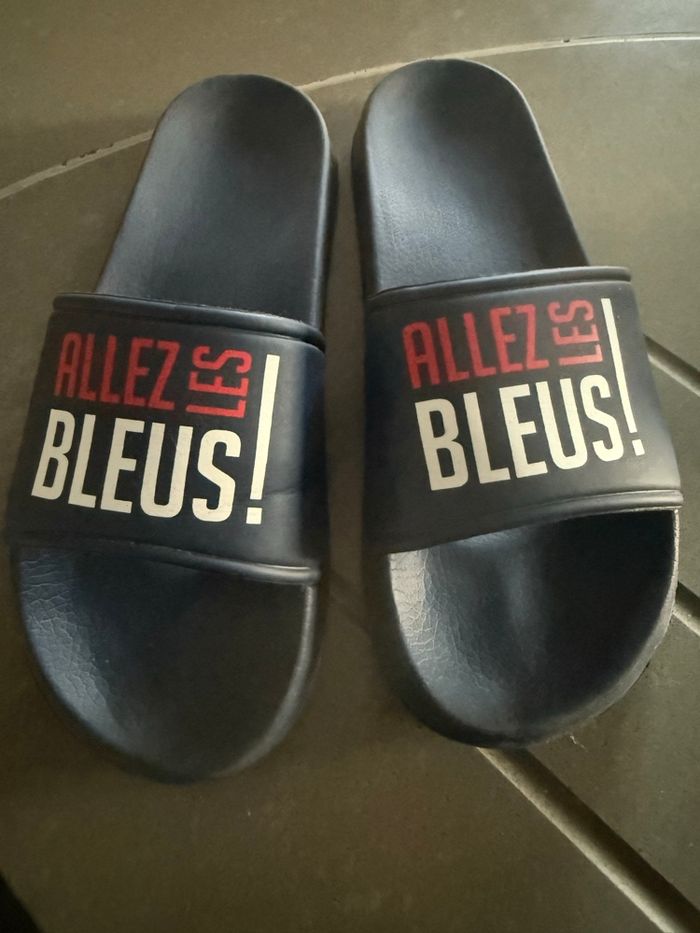Claquettes bleu neuve - photo numéro 2