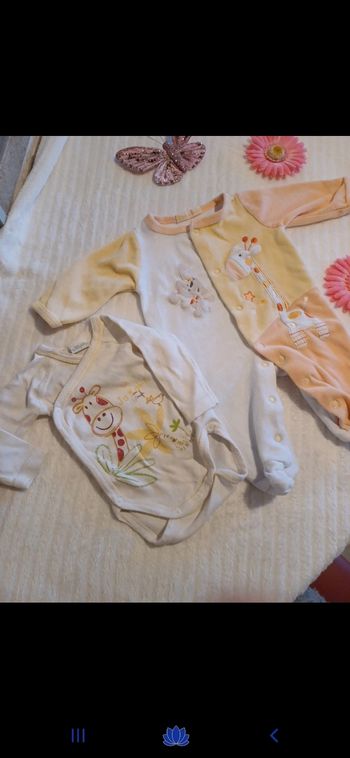 Ensemble pyjama / body bébé taille 1 mois