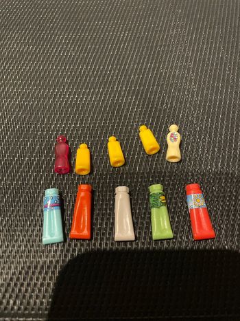 Playmobil lot produits beauté tubes dentifrice  crème solaire maison pièces détachées accessoires.