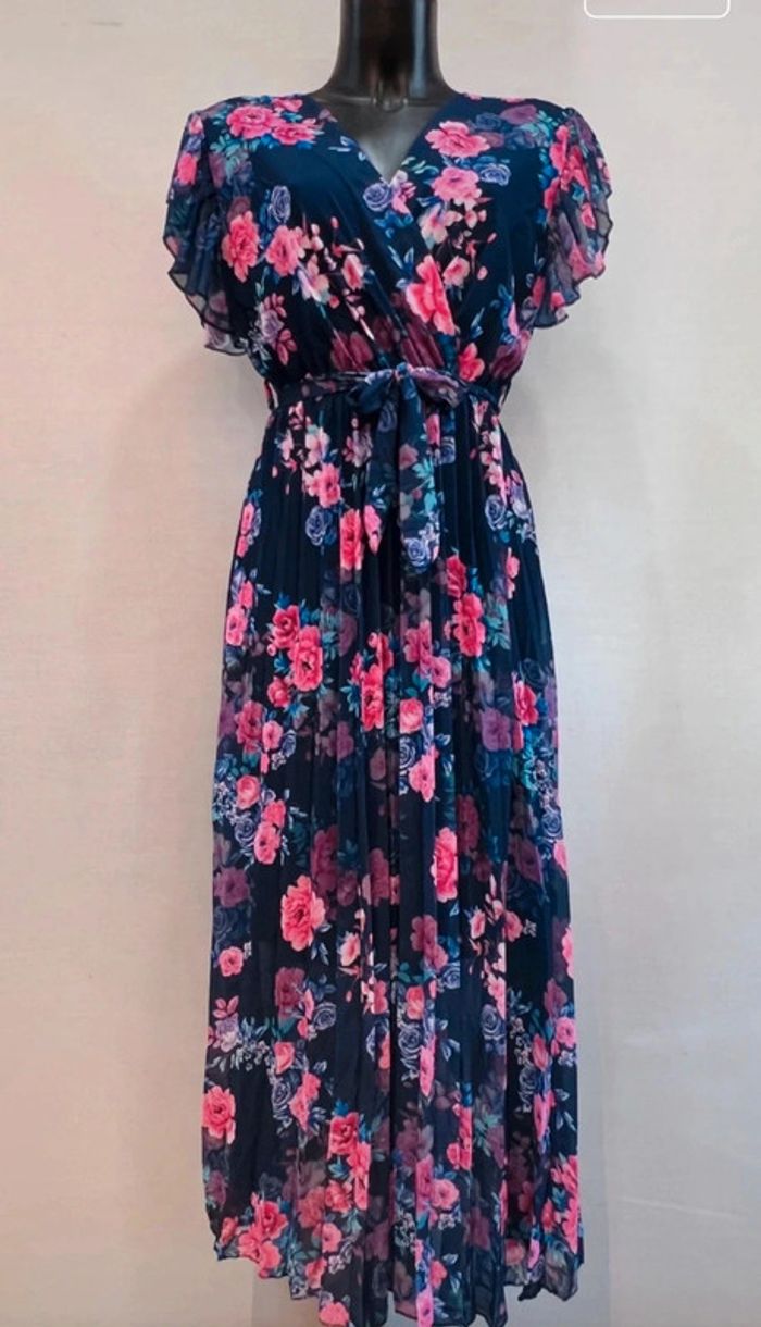 Robe plissée à motif floraux
