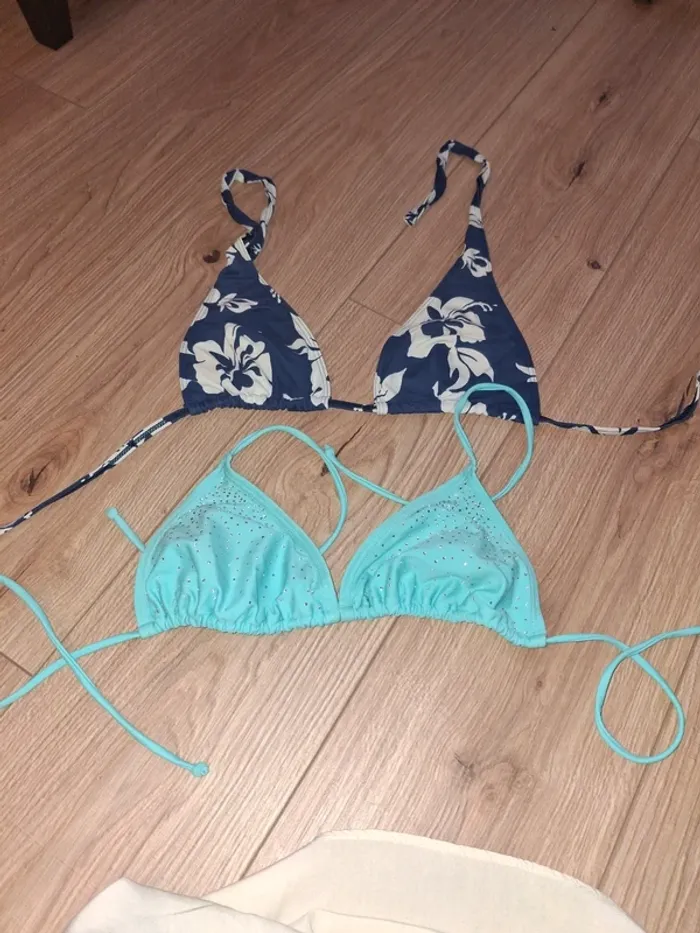 Lot de haut de maillot de bain