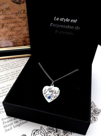 Magnifique collier pendentif cœur en porcelaine