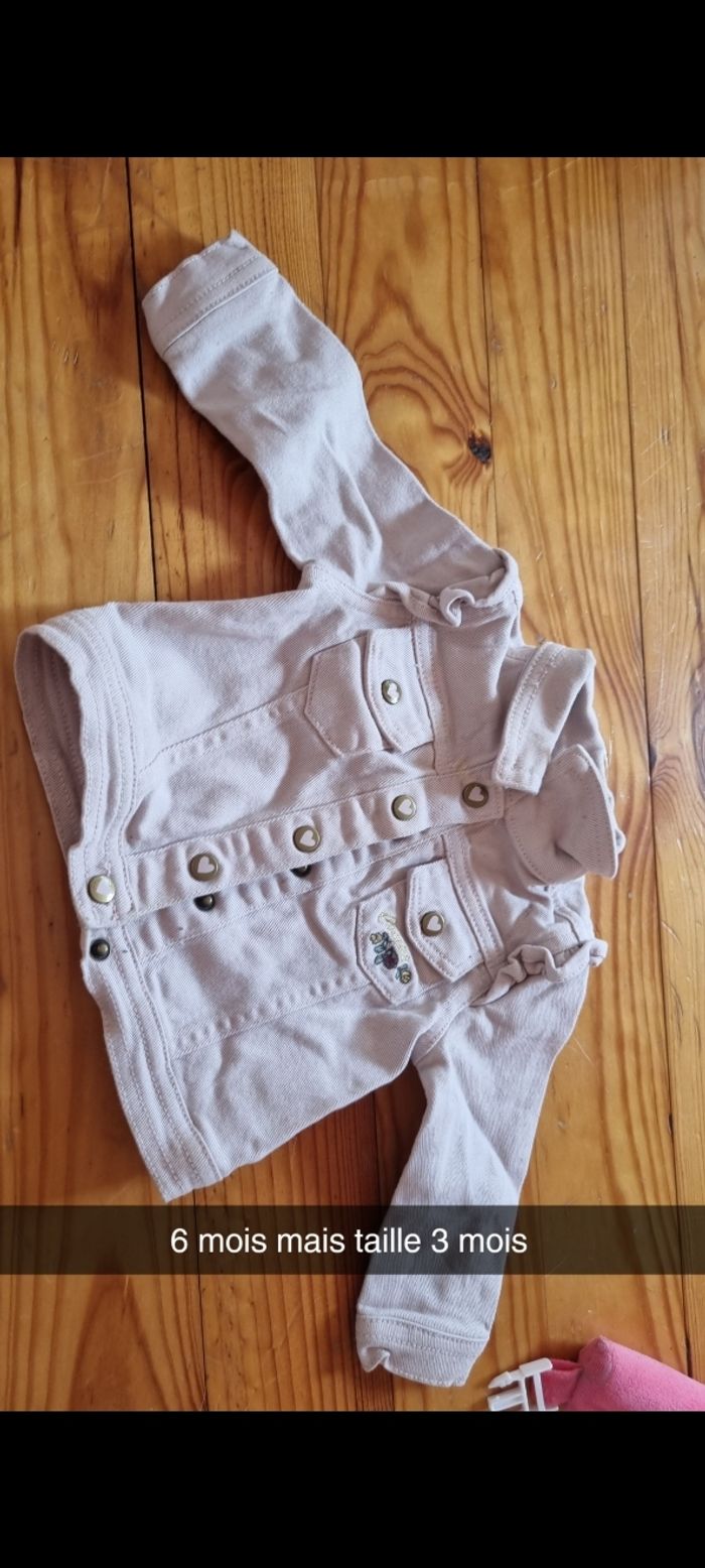 Lot vêtements fille 0 à 6 mois - photo numéro 4