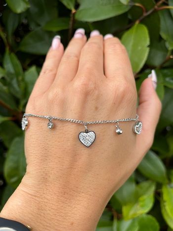 Bracelet breloques coeur scintillant de strass en acier inoxydable argenté et hypoallergénique