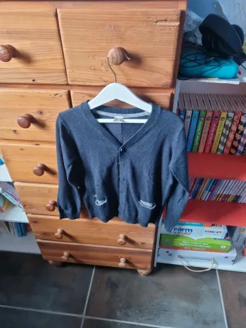 Gilet à boutons bleu marine