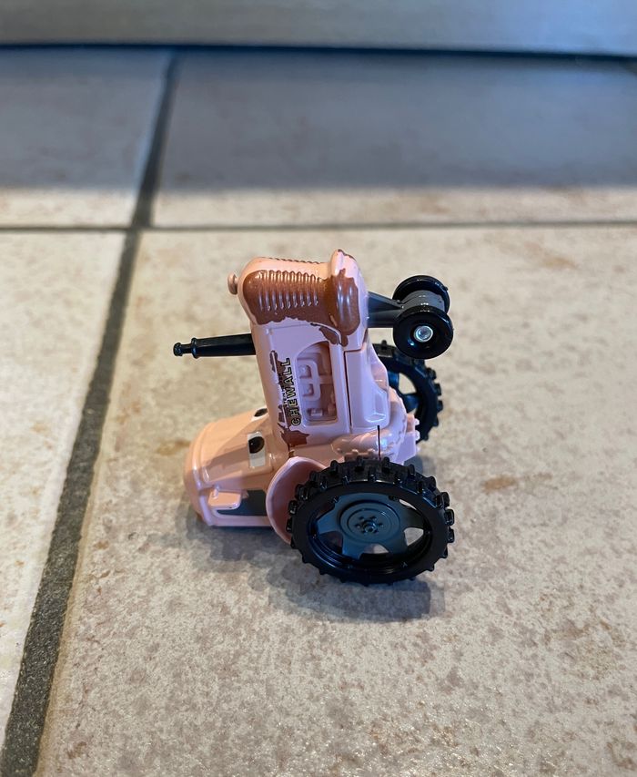 Tracteur rose Cars - photo numéro 2