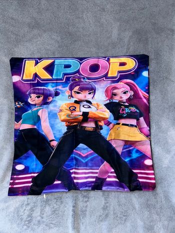 Housse de coussin kpop k-pop demon Hunters huntrix 