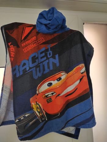 Poncho/ cape de bain Disney Pixar Cars, Flash McQueen