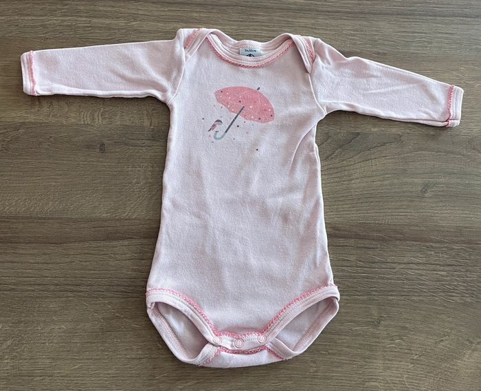 Lot 5 bodys Petit Bateau - photo numéro 2