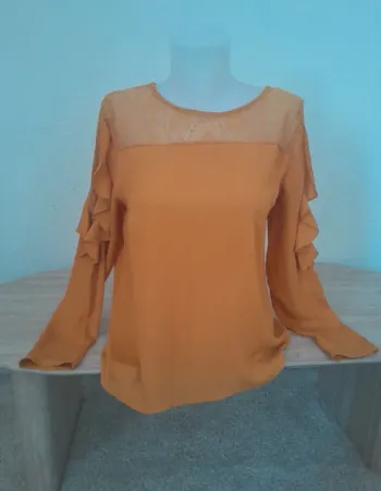 Blouse épaules en dentelles taille 38 🌹