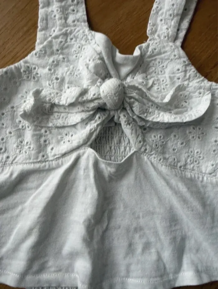 Crop top blanc broderie Zara fille 9 ans - photo numéro 4