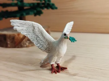 PAPO oiseau colombe avec sa branche d'olivier Figurine animal de la campagne