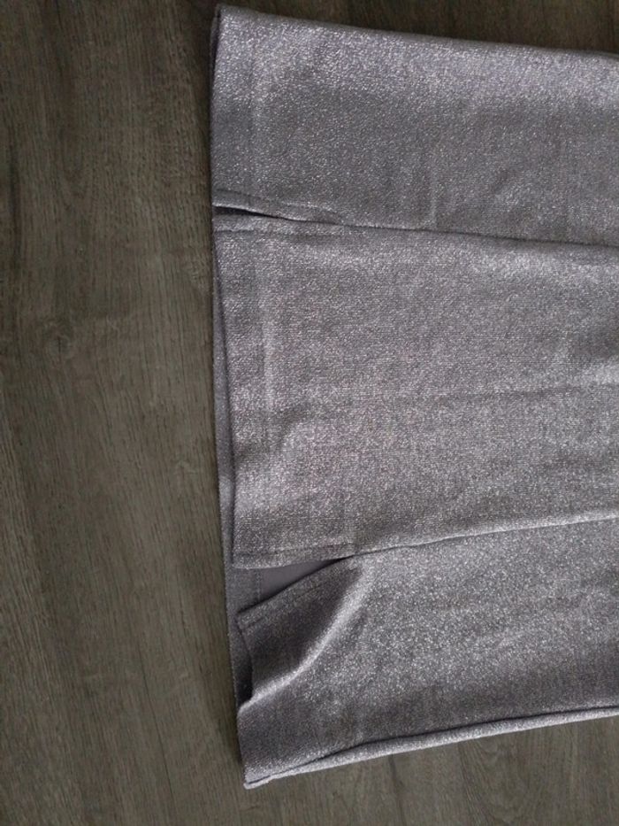 Mini-jupe lilas scintillante // deux petites fentes Jennyfer - Taille S - photo numéro 2