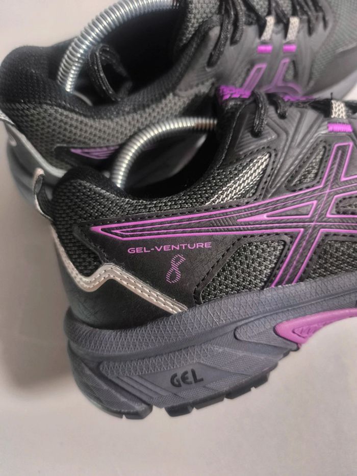 Baskets trail Asics gel venture 8 noir violette pointure 40 neuves sans boîte très bon état - photo numéro 7