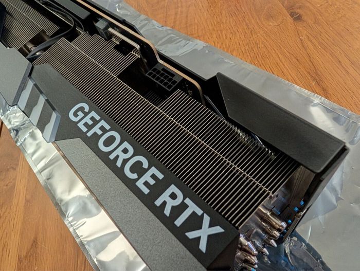 CARTE GRAPHIQUE MSI GEFORCE RTX4090 GAMING X TRIO 24 Go GDDR6X - photo numéro 4