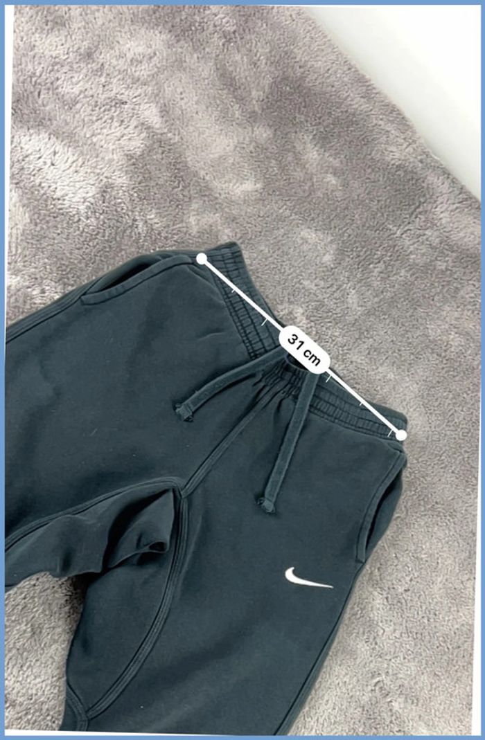 Jogging Nike Solo Swoosh Noir avec logo brodé Taille XS - photo numéro 4