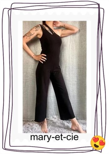 SOLDÉ - Combinaison noire taille S - asymétrique - Monki