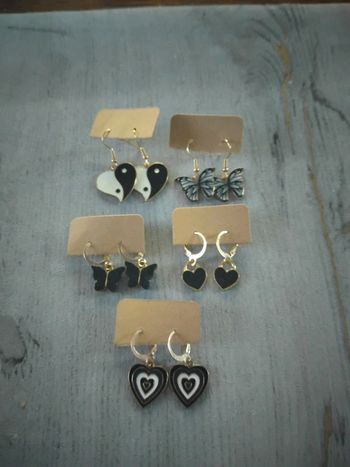 Lot boucles d'oreilles neuves