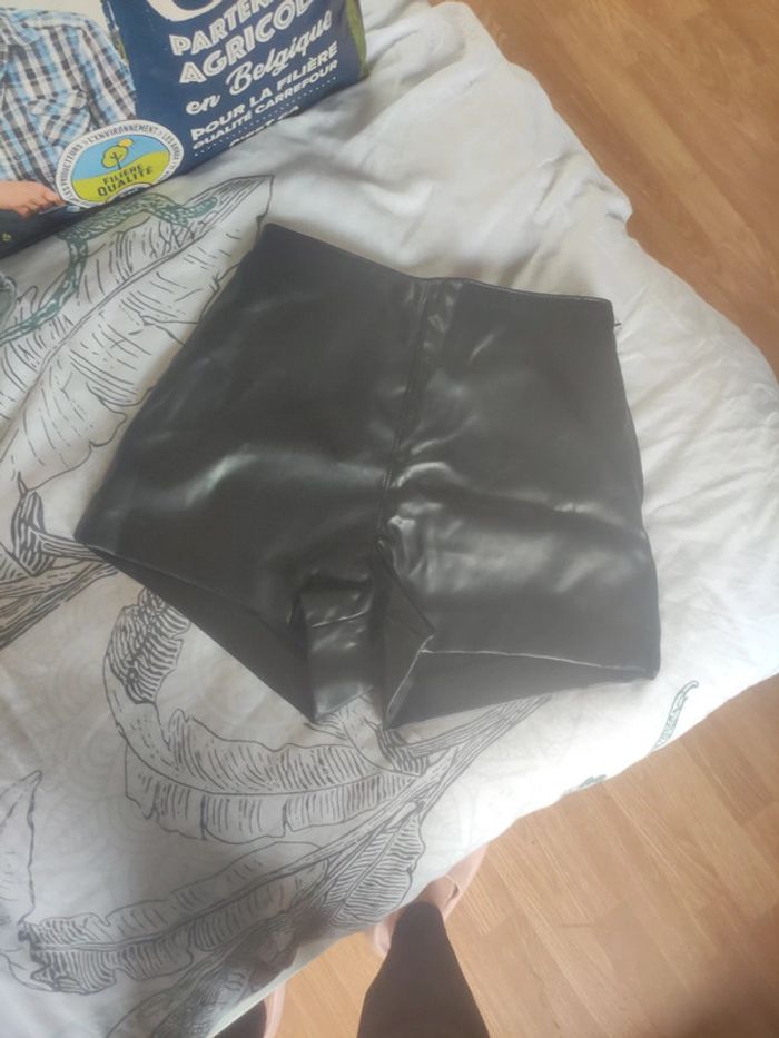 Short court en similicuir H&M - photo numéro 6