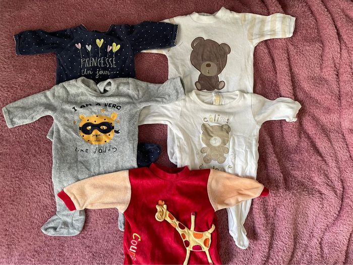 Lot 5 pyjamas