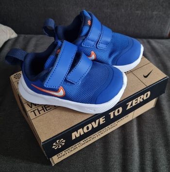 Basket Nike star runner 3 bleu taille 18.5 bébé neuf