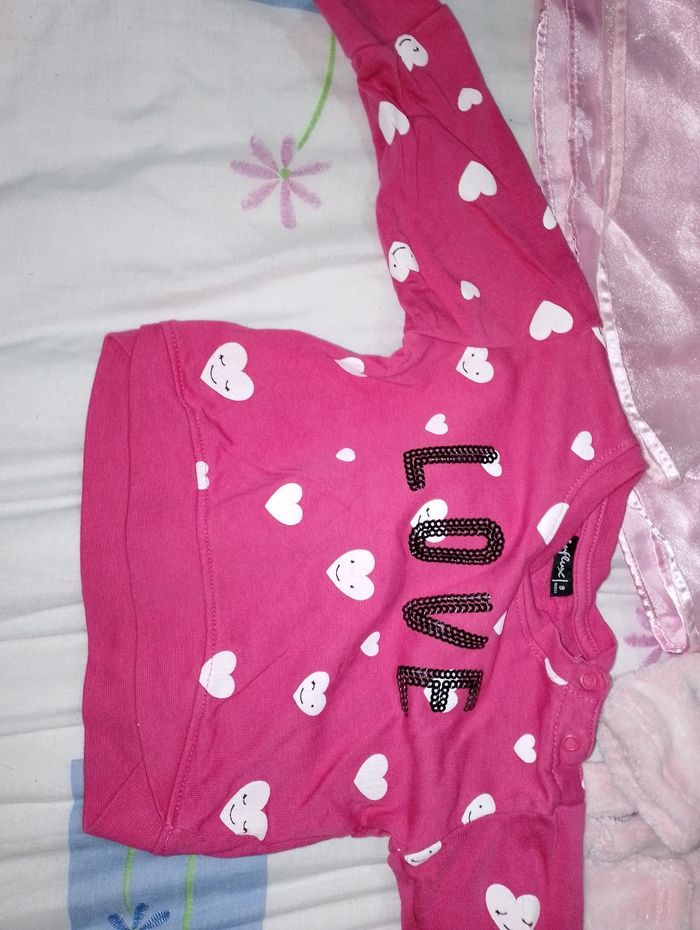 Vêtements divers 9 mois TBE - photo numéro 2