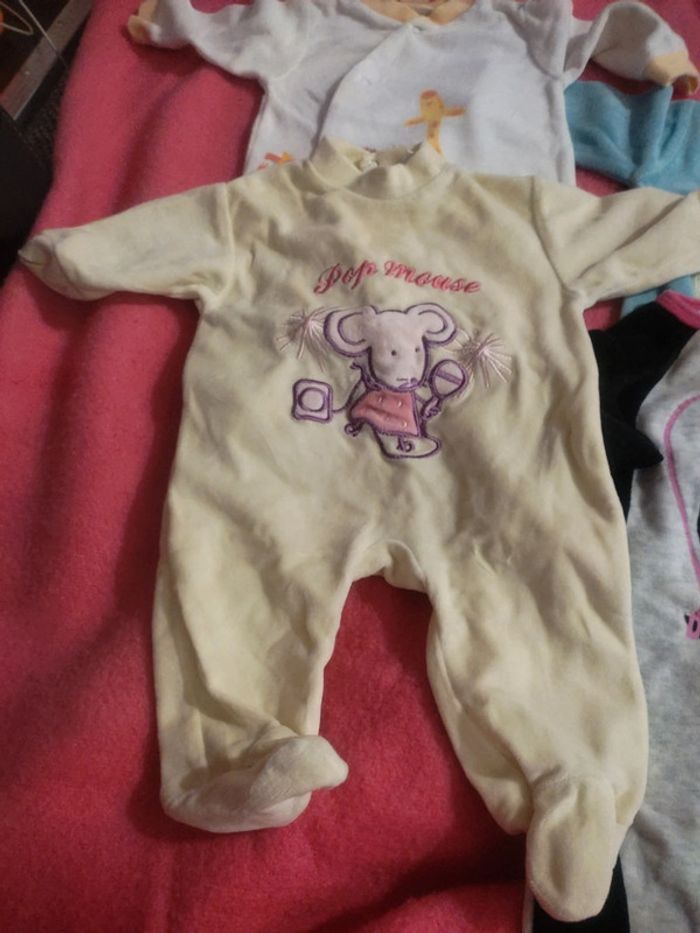 Lot pyjama 3 mois - photo numéro 3