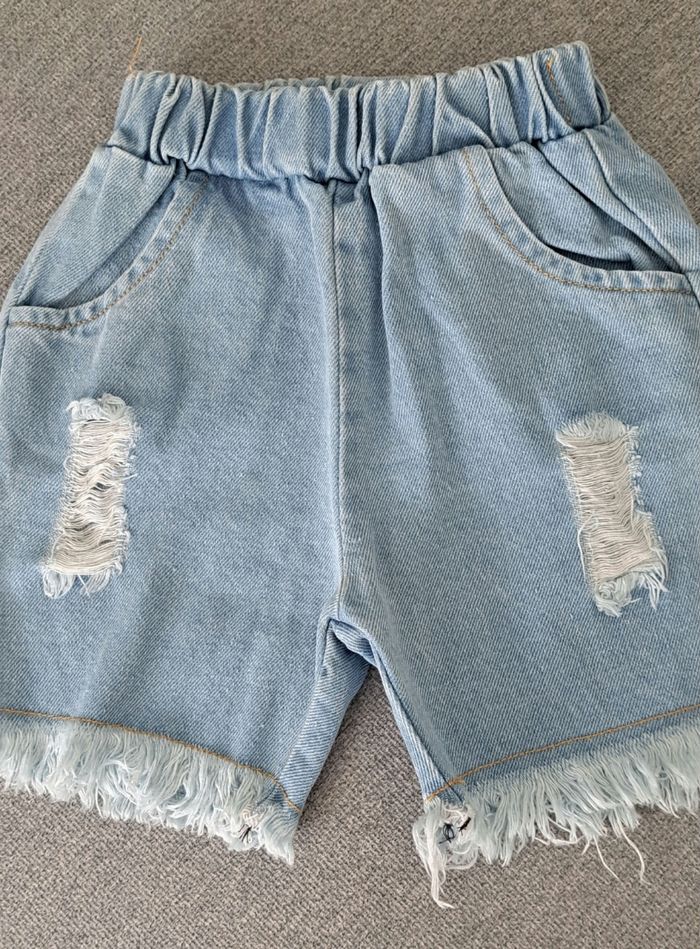 Short en jeans Neuf 6/9 mois - photo numéro 2