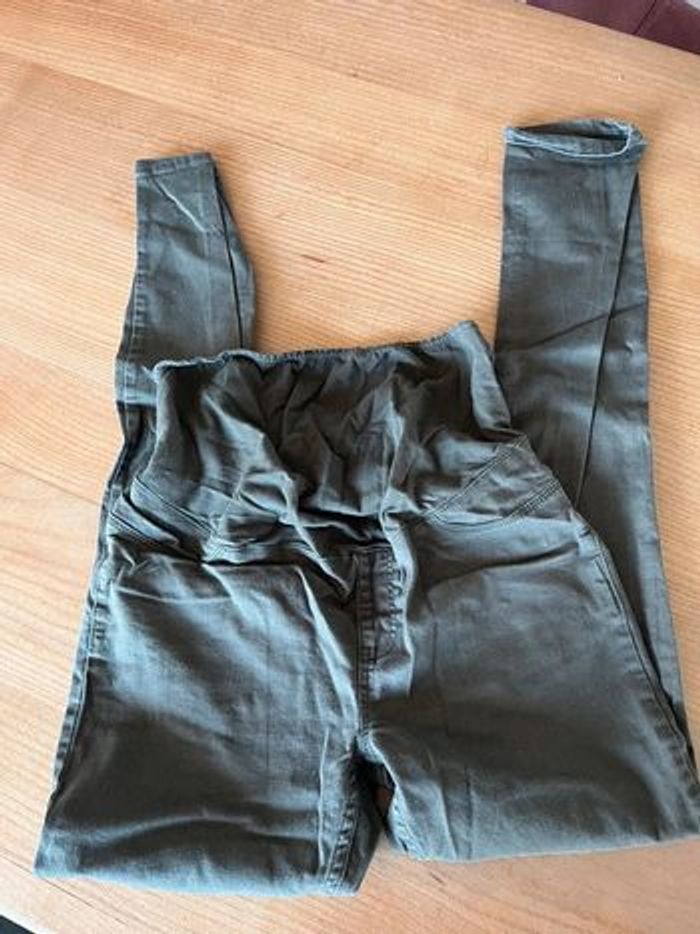 Pantalon kaki de maternité - photo numéro 2