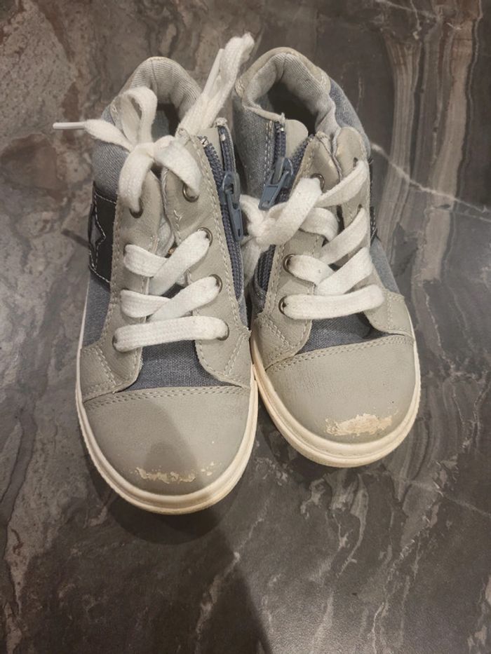 Basket taille 26 à donner avec un lot