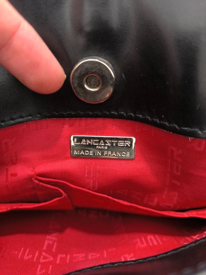 Sac a main cuir noir et rouge Lancaster bon état - photo numéro 12