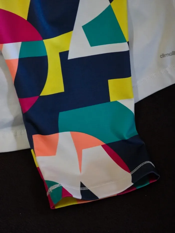 Ensemble coloré tee-shirt manches courtes et cycliste - photo numéro 17