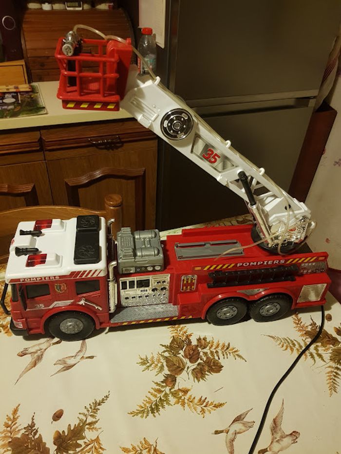 Grand camion de pompier 55cm avec échelle télécommandé - Dickie Toys - photo numéro 6