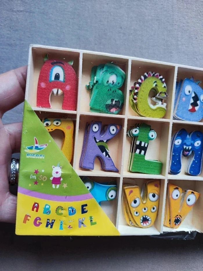 Lot 130 pièces alphabet en bois. - photo numéro 5