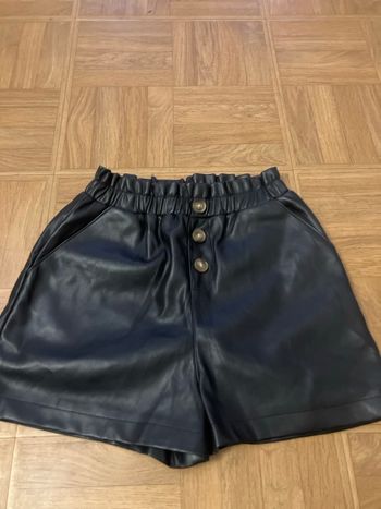 Short en cuir 